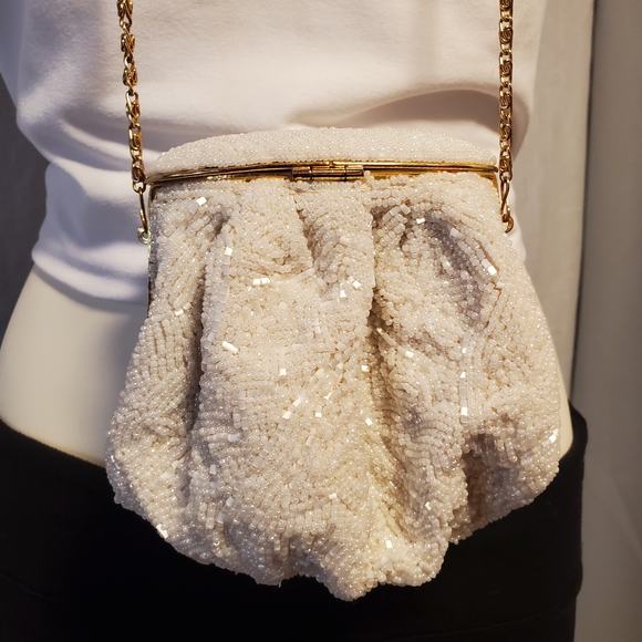 Antique 1920s White Beaded Evening Purse | Gold Chain Frame - Picture 8 of 16